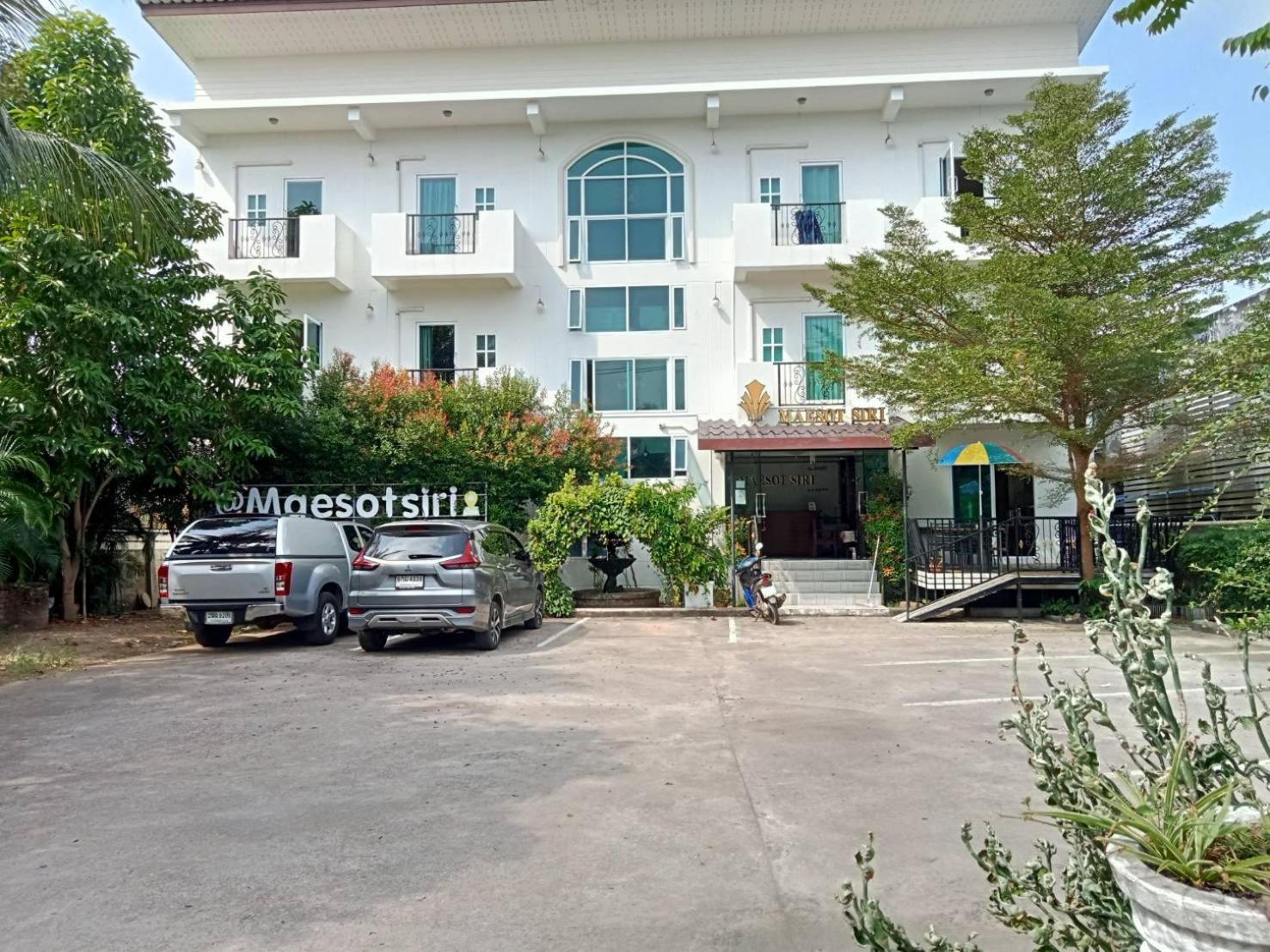 Maesot Siri Hotel Mae Sot Exterior foto