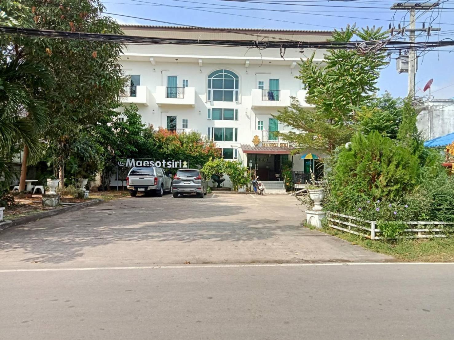 Maesot Siri Hotel Mae Sot Exterior foto