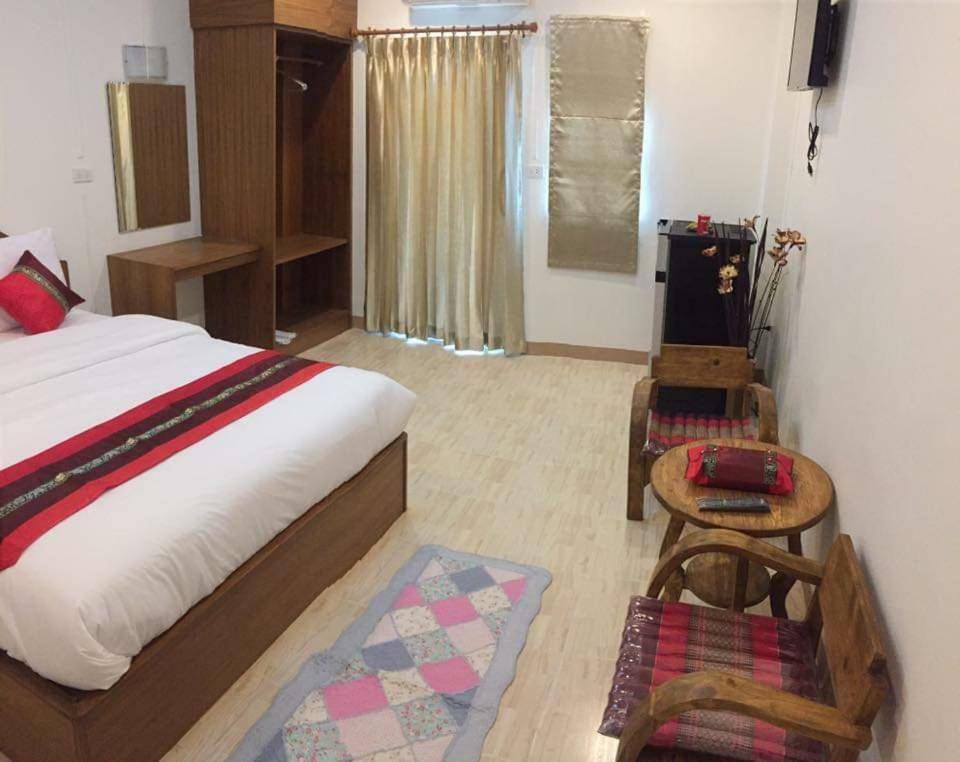 Maesot Siri Hotel Mae Sot Exterior foto